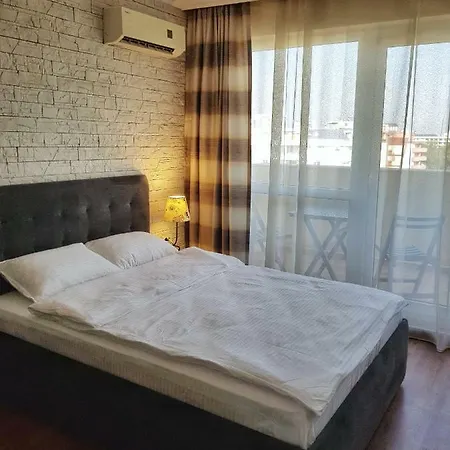 Strangerъ Apartment Sunny Beach